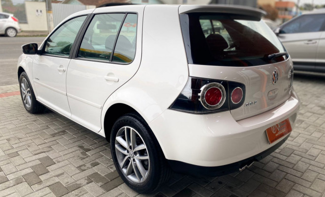 VW - VolksWagen Golf Sportline 1.6 Mi Total Flex 8V 4p 2013 Flex-4