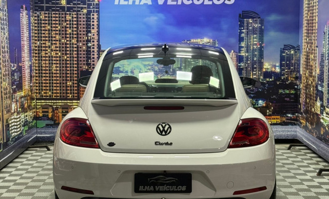 VW - VolksWagen Fusca 2.0 TSI 16V Aut. 2013 Gasolina-12