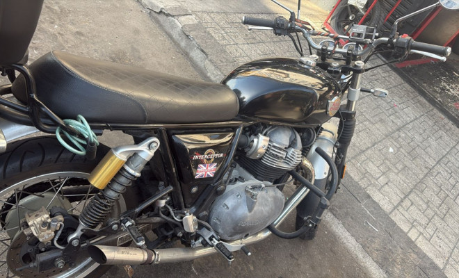 Royal Enfield Interceptor Custom 650cc ABS 2021 Gasolina-2