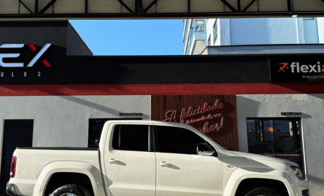 VW - VolksWagen AMAROK Hig. Extreme CD 2.0 4x4 Dies. Aut 2017 Gasolina-0