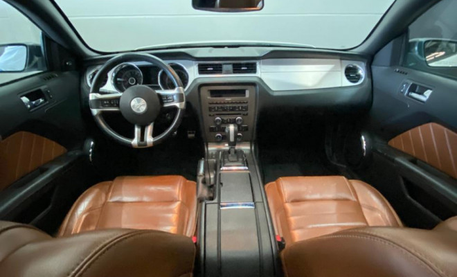 Ford Mustang 3.7 V6 Coupe 2013 Gasolina-2