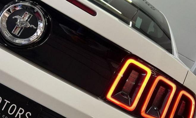 Ford Mustang 3.7 V6 Coupe 2013 Gasolina-8