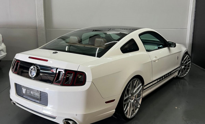 Ford Mustang 3.7 V6 Coupe 2013 Gasolina-5