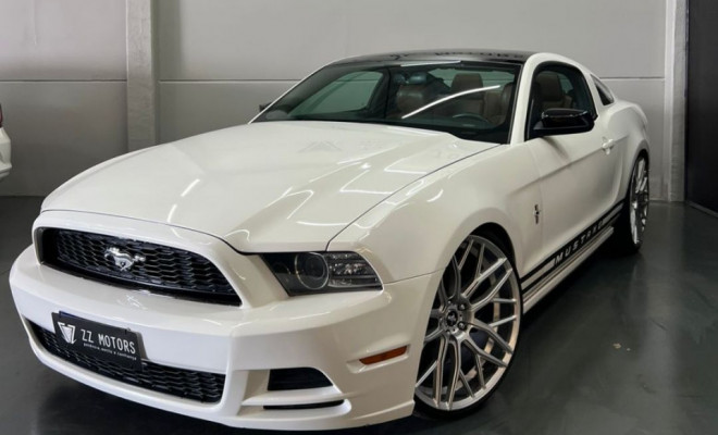 Ford Mustang 3.7 V6 Coupe 2013 Gasolina