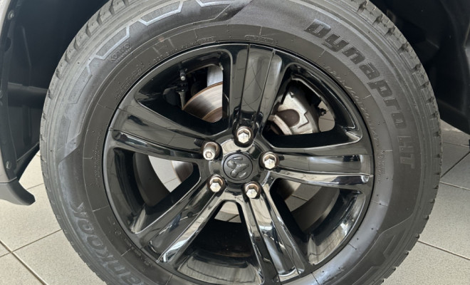 RAM CLASSIC LARAMIE NIGHT ED. 5.7 4X4 Aut. 2023 Gasolina-3