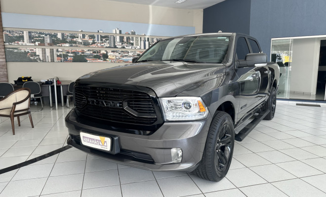 RAM CLASSIC LARAMIE NIGHT ED. 5.7 4X4 Aut. 2023 Gasolina