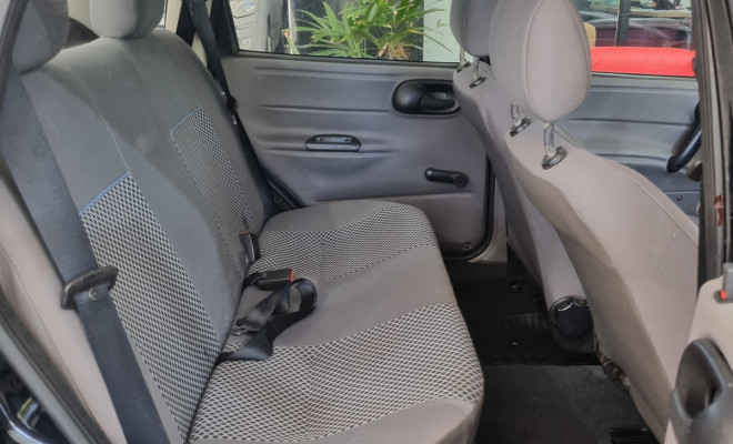 GM - Chevrolet Classic Life/LS 1.0 VHC FlexP. 4p 2011 Flex-8