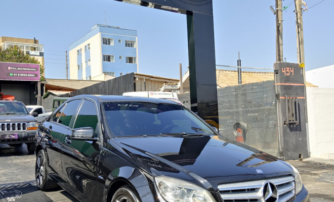 Mercedes-Benz C-180 CGI Classic 1.8 16V 156cv Aut. 2011 Gasolina-0