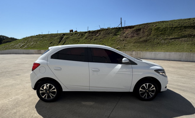 GM - Chevrolet ONIX HATCH LTZ 1.4 8V FlexPower 5p Mec. 2015 Flex-1