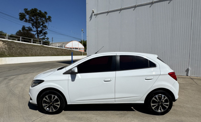 GM - Chevrolet ONIX HATCH LTZ 1.4 8V FlexPower 5p Mec. 2015 Flex-2