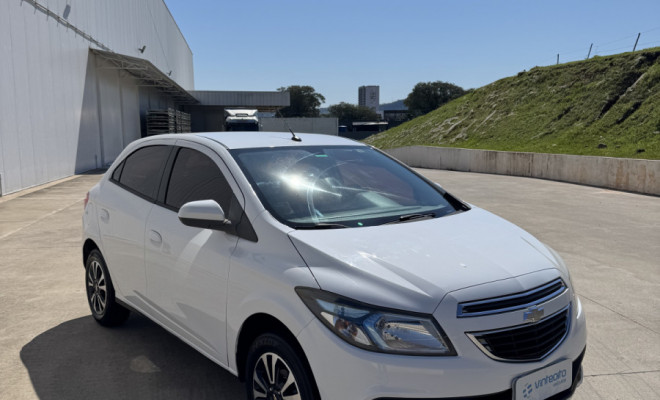 GM - Chevrolet ONIX HATCH LTZ 1.4 8V FlexPower 5p Mec. 2015 Flex-0