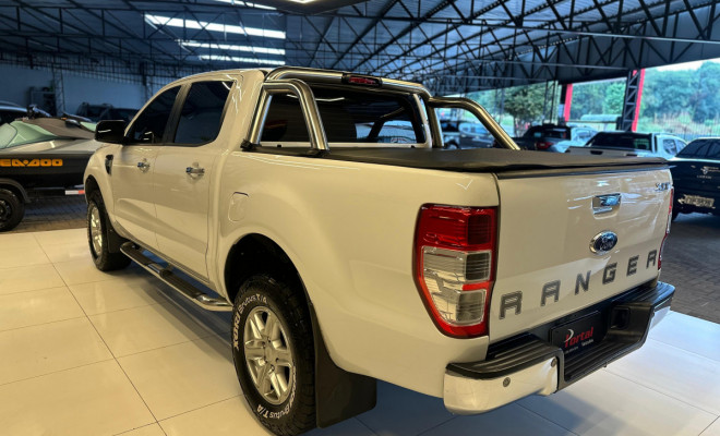 Ford Ranger XLT 2.5 16V 4x2 CD Flex 2013 Flex-4