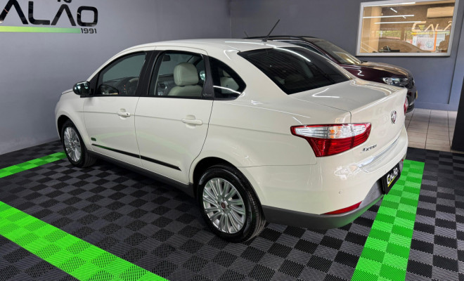 Fiat Grand Siena ESSEN.SUBLIME Dual. 1.6 Flex 2016 Flex-1