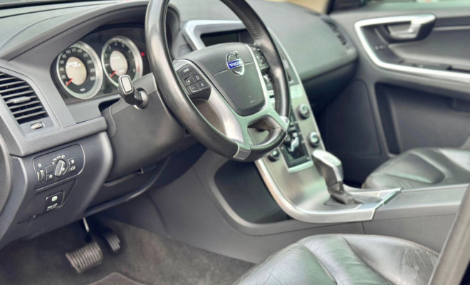 Volvo XC 60 T-5 R-DESIGN 2.0 FWD 5p 2013 Gasolina-5
