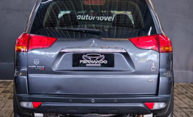Mitsubishi Pajero DAKAR 3.2 4x4 T.I. Dies. 5p Aut. 2013 Diesel-7