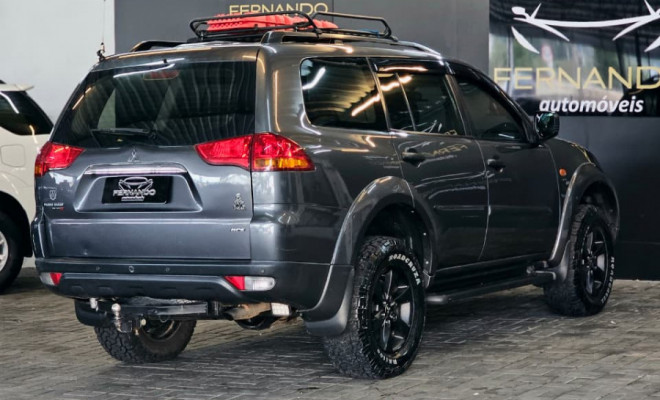 Mitsubishi Pajero DAKAR 3.2 4x4 T.I. Dies. 5p Aut. 2013 Diesel-0