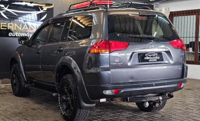 Mitsubishi Pajero DAKAR 3.2 4x4 T.I. Dies. 5p Aut. 2013 Diesel-9