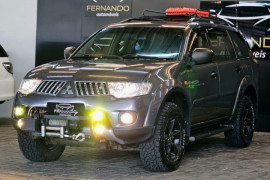 Mitsubishi Pajero DAKAR 3.2 4x4 T.I. Dies. 5p Aut. 2013 Diesel