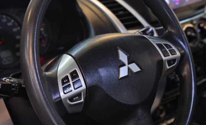 Mitsubishi Pajero DAKAR 3.2 4x4 T.I. Dies. 5p Aut. 2013 Diesel-1