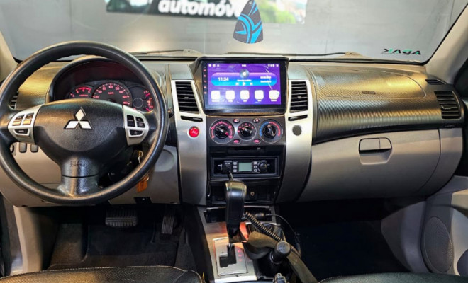 Mitsubishi Pajero DAKAR 3.2 4x4 T.I. Dies. 5p Aut. 2013 Diesel-4