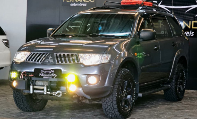 Mitsubishi Pajero DAKAR 3.2 4x4 T.I. Dies. 5p Aut. 2013 Diesel