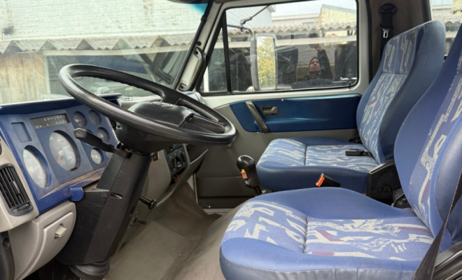 VOLKSWAGEN 13-180 E Constellation 3-Eixos 2p (die.) 2010 Diesel-7
