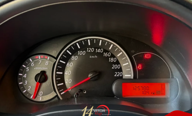 Nissan MARCH SV 1.6 16V Flex Fuel 2014 Flex-4