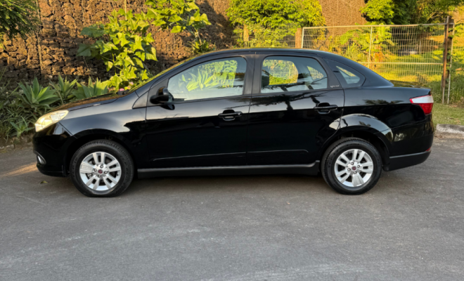 Fiat Grand Siena ATTRAC. 1.4 EVO F.Flex 8V 2013 Flex-9