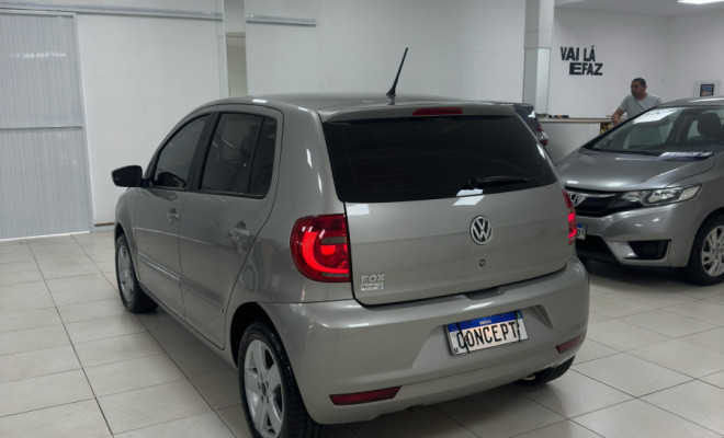 VW - VolksWagen Fox 1.0 Mi Total Flex 8V 5p 2014 Flex-8