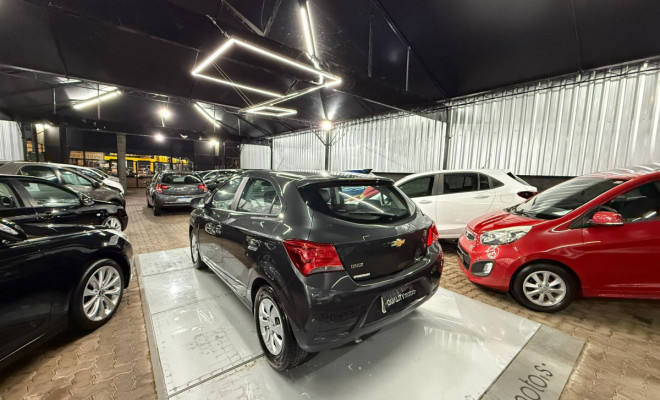 GM - Chevrolet ONIX HATCH LT 1.0 8V FlexPower 5p Mec. 2019 Flex-4