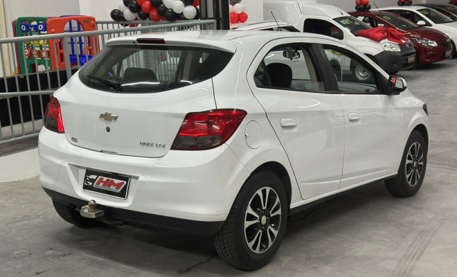 GM - Chevrolet ONIX HATCH LTZ 1.4 8V FlexPower 5p Aut. 2015 Flex-2
