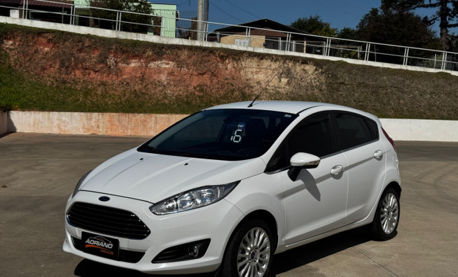 FIESTA Titanium 1.6 Automático 2016 – Conforto e sofisticação em cada detalhe!