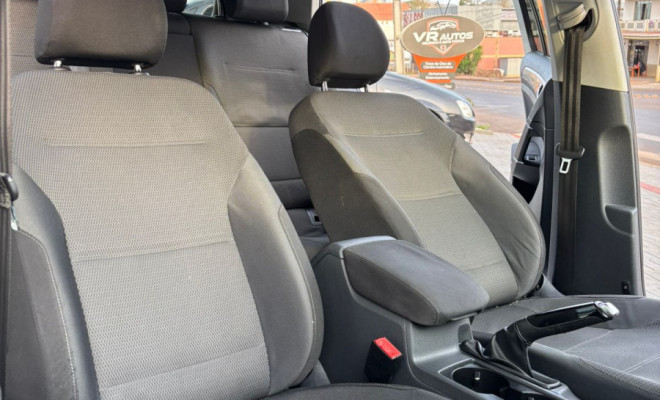 VW - VolksWagen Golf Comfortline 1.6 MSI Total Flex Aut. 2016 Flex-9