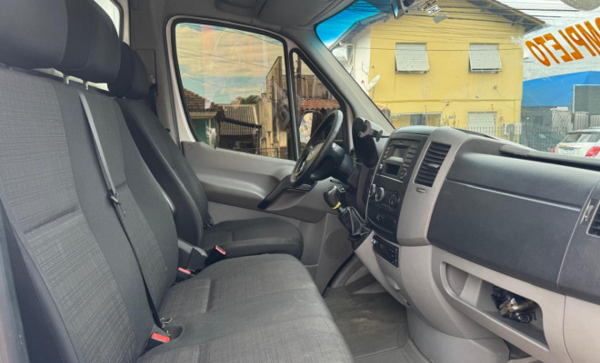 Mercedes-Benz Sprinter 515 Furgão E.L.T. Alto 2.2 Die. 2019 Diesel-16