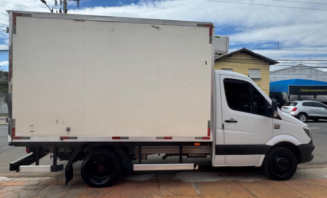 Mercedes-Benz Sprinter 515 Furgão E.L.T. Alto 2.2 Die. 2019 Diesel-4