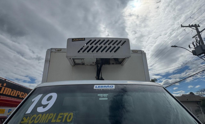 Mercedes-Benz Sprinter 515 Furgão E.L.T. Alto 2.2 Die. 2019 Diesel-20