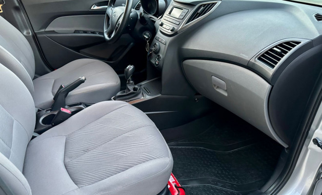 Hyundai HB20S Confort 1.6 Flex - 2016-7