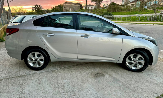 Hyundai HB20S Confort 1.6 Flex - 2016-1