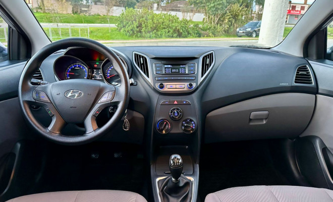 Hyundai HB20S Confort 1.6 Flex - 2016-10