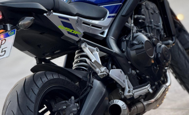 HONDA CB 650F 2018 Gasolina-10