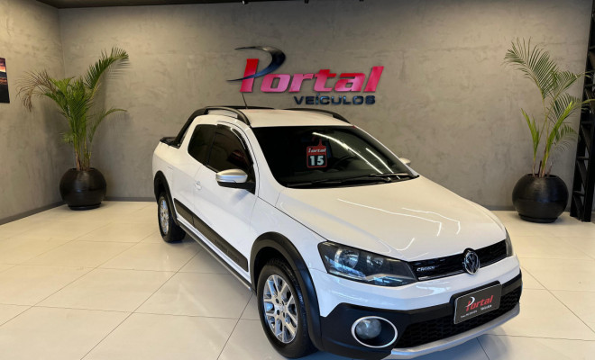 VW - VolksWagen Saveiro CROSS 1.6 T.Flex 16V CD 2015 Flex