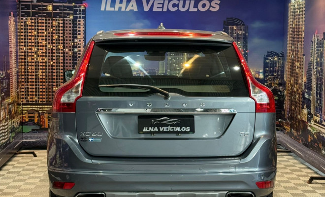 Volvo XC 60 T-5 KINETIC 2.0 245cv FWD 5p 2016 Gasolina-12