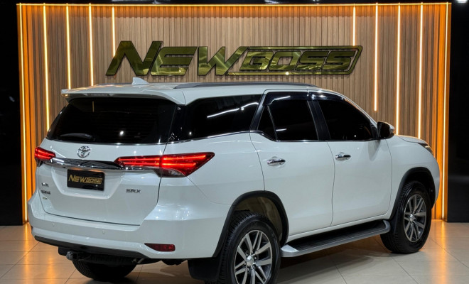 Toyota Hilux SW4 SRX 4x4 2.8 TDI 16V Dies. Aut. 2018 Diesel-0