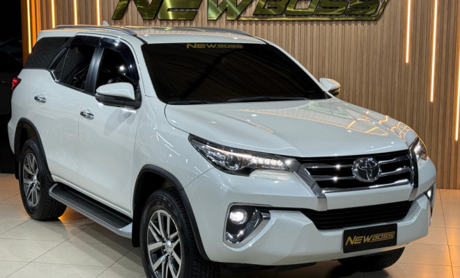 Toyota Hilux SW4 SRX 4x4 2.8 TDI 16V Dies. Aut. 2018 Diesel-3