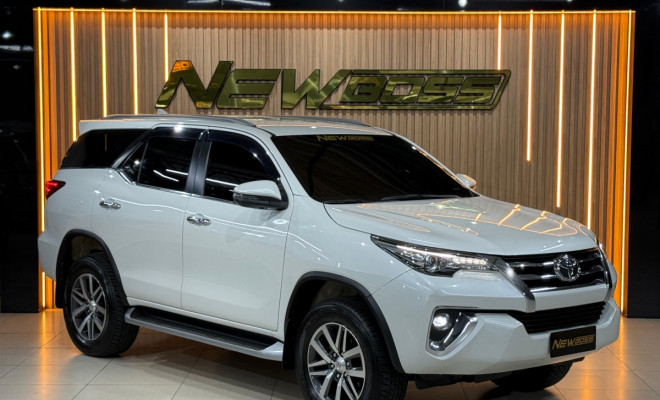 Toyota Hilux SW4 SRX 4x4 2.8 TDI 16V Dies. Aut. 2018 Diesel