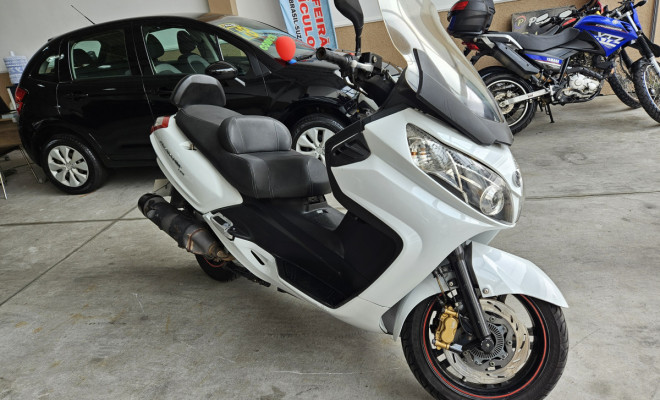 DAFRA MAXSYM 400i 2015 Gasolina-7