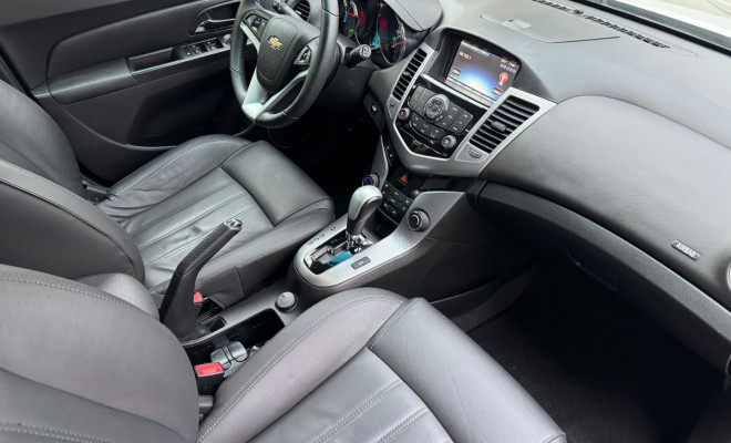 GM - Chevrolet CRUZE HB Sport LTZ 1.8 16V FlexP. 5p Aut 2014 Flex-6