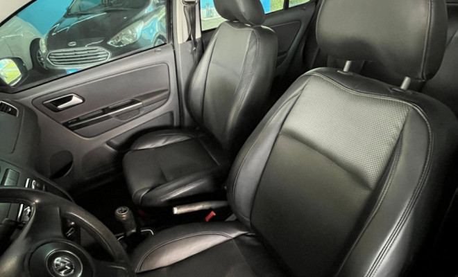 VW - VolksWagen Fox 1.6 Mi Total Flex 8V 5p 2013 Flex-4