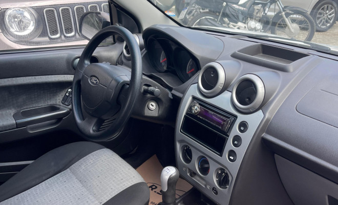 Fiesta Sedan SE 1.6 8V Flex 4p 2014-3