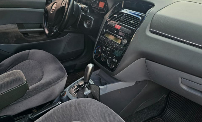 Fiat LINEA 1.9/ HLX 1.9/1.8 Flex  Dualogic 4p 2010 Flex-7